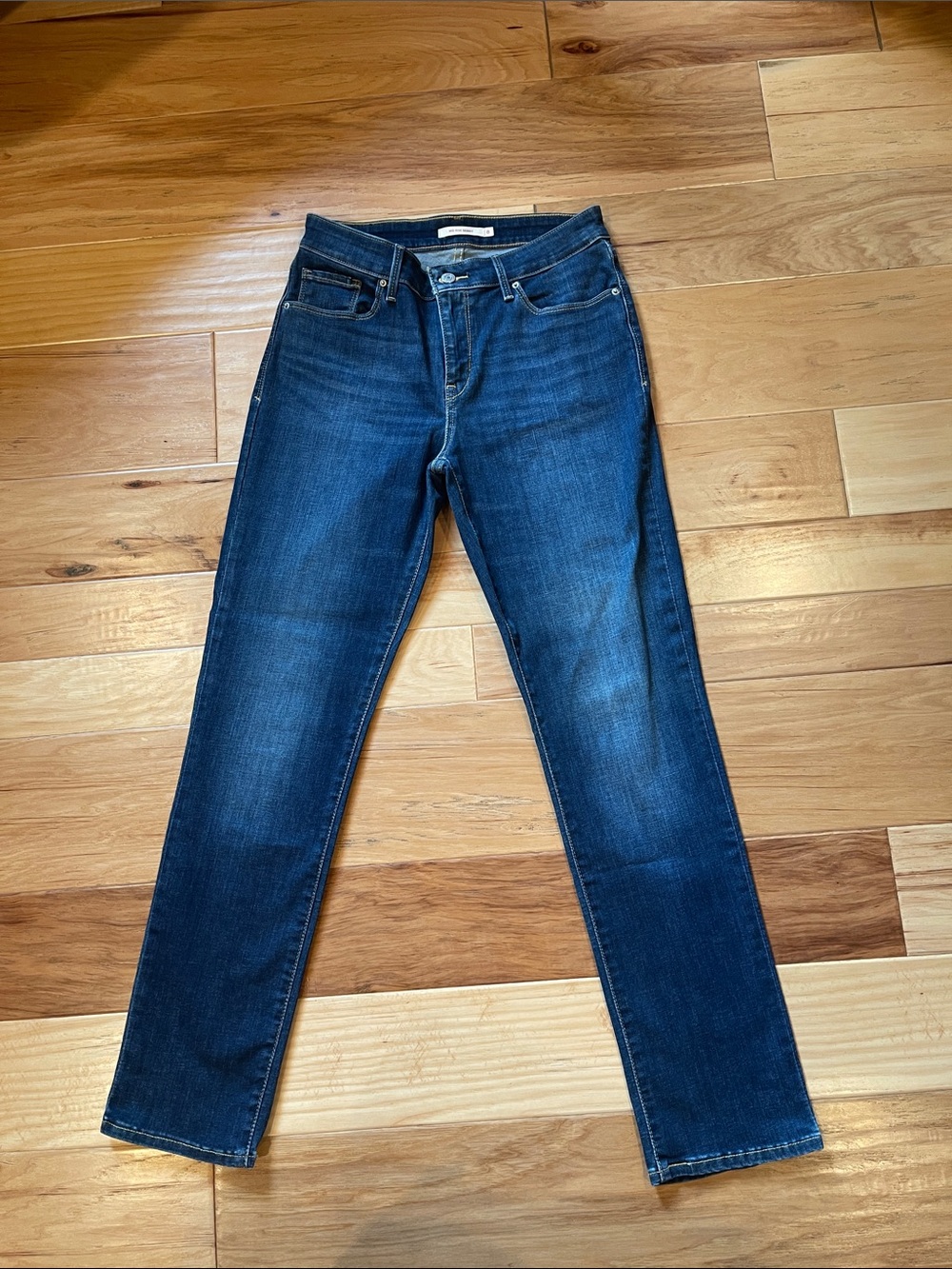 Levi's Mid Rise Skinny Jeans Size 8M W29 L30